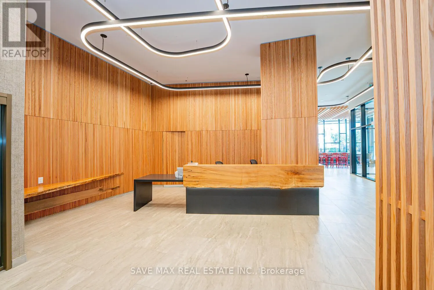 402 - 2485 EGLINTON AVENUE W