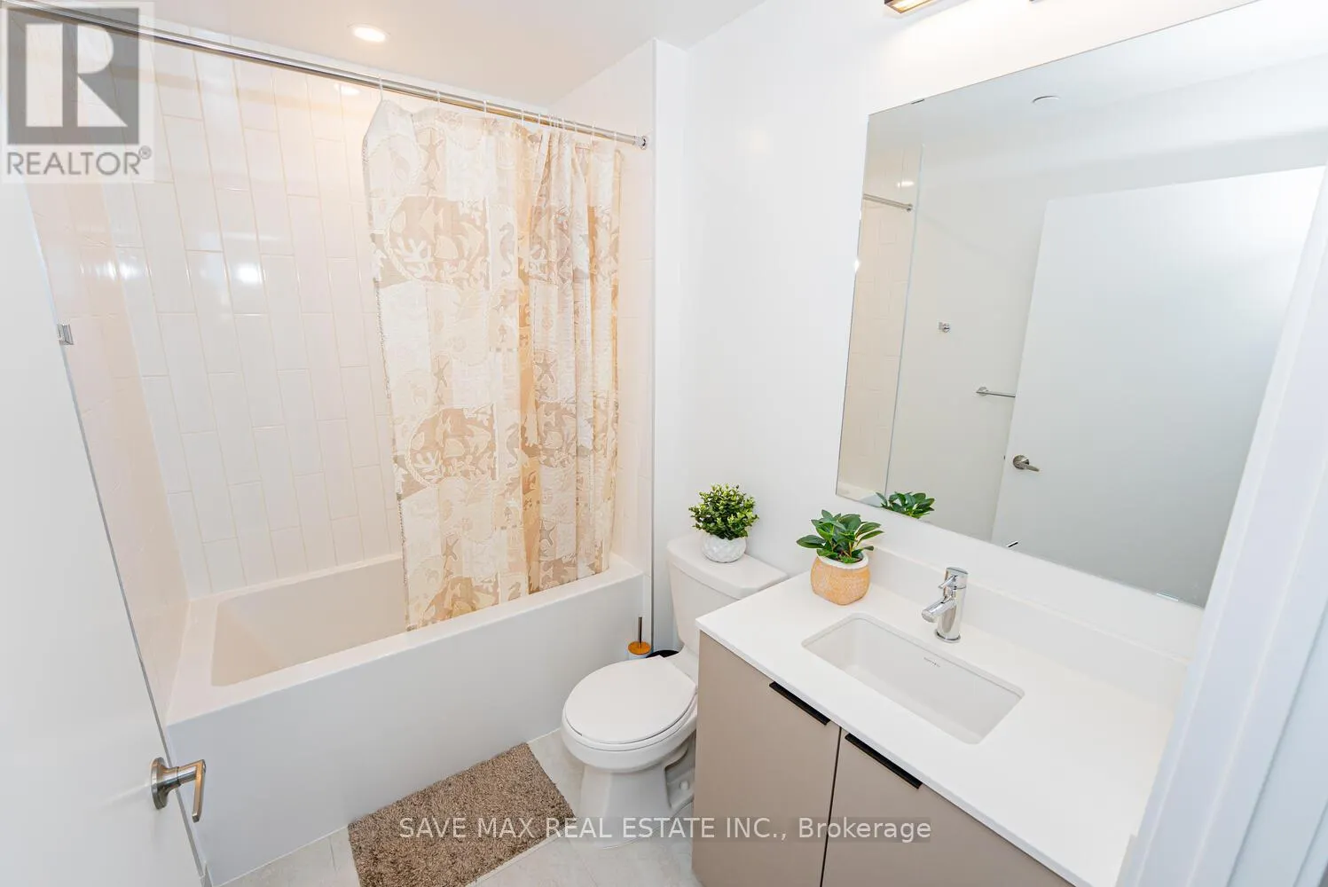 402 - 2485 EGLINTON AVENUE W