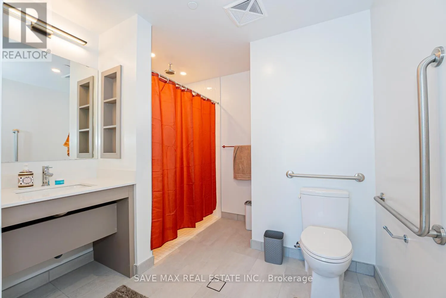 402 - 2485 EGLINTON AVENUE W