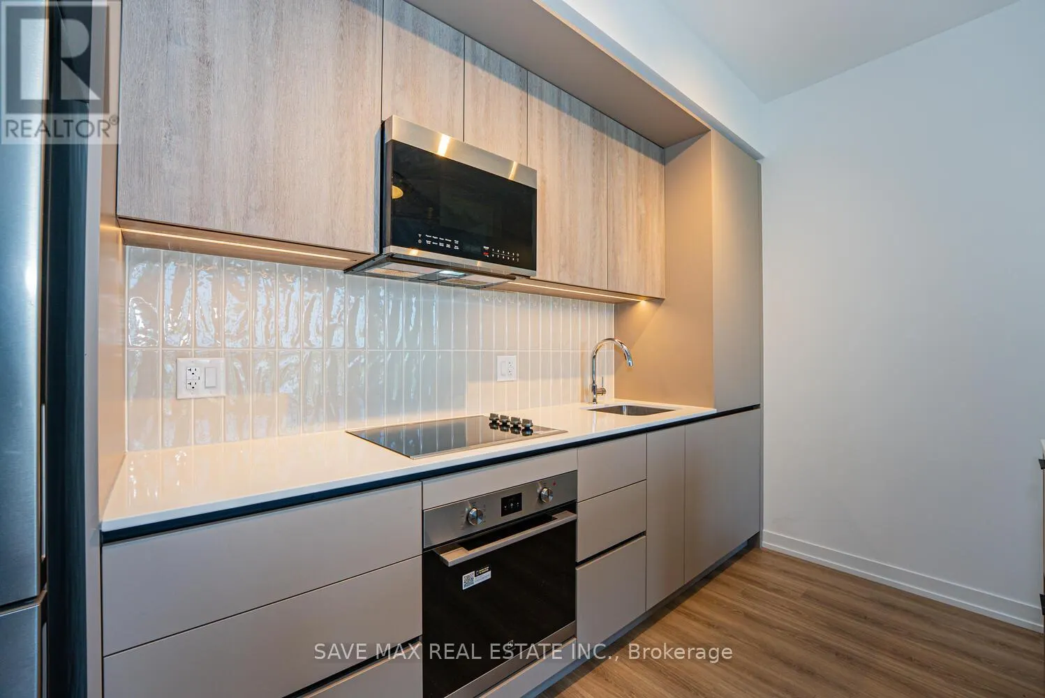 402 - 2485 EGLINTON AVENUE W