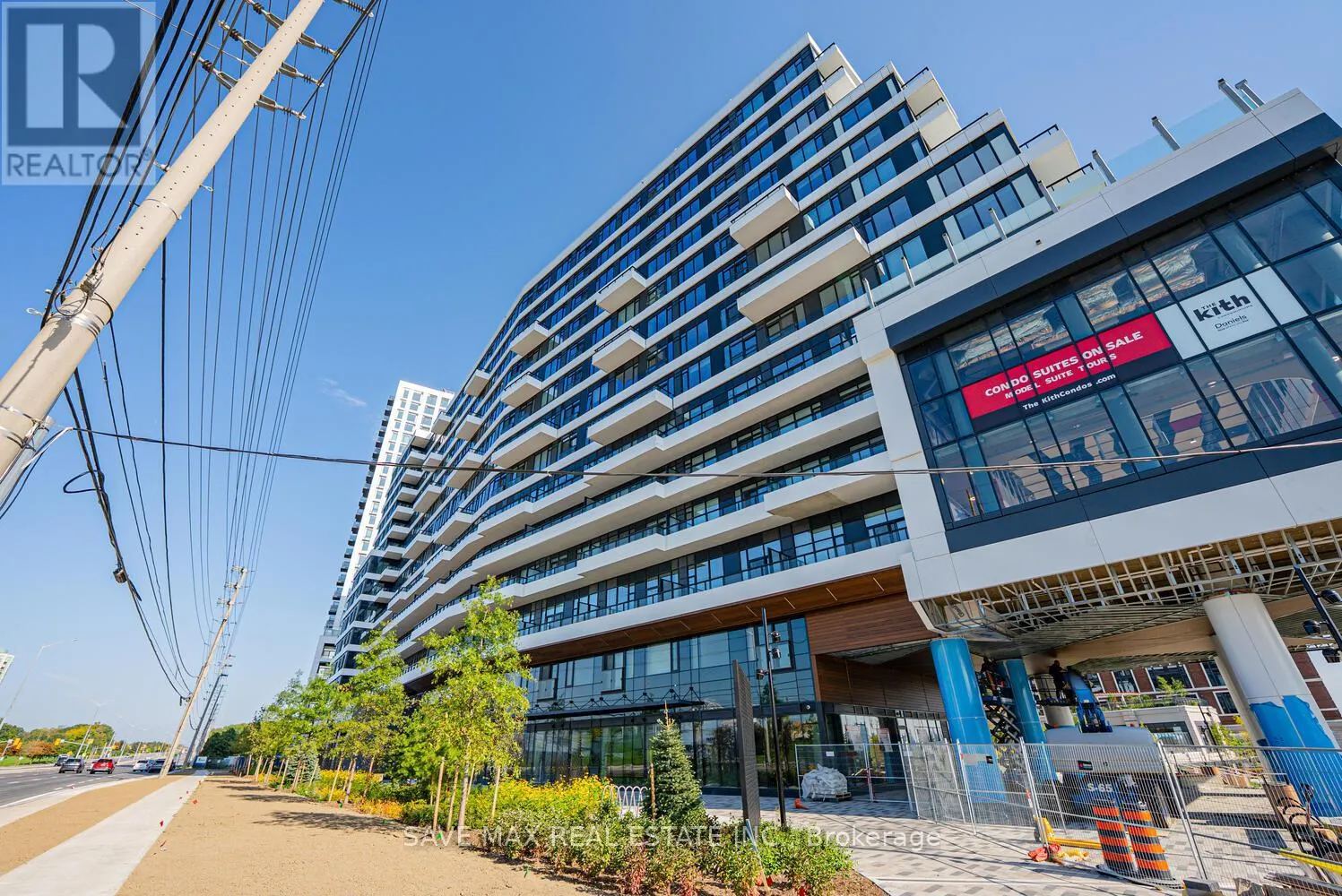 402 - 2485 EGLINTON AVENUE W