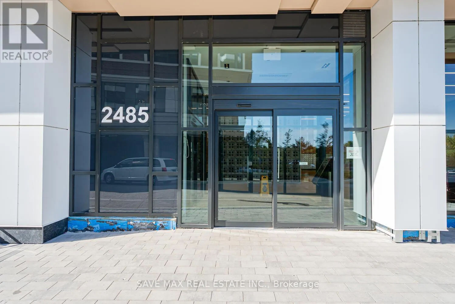 402 - 2485 EGLINTON AVENUE W