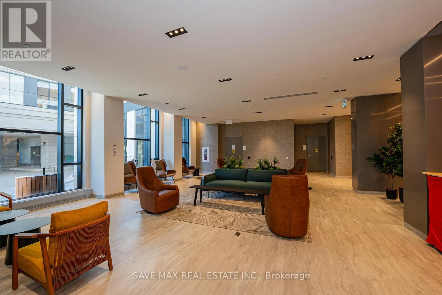 402 - 2485 EGLINTON AVENUE W