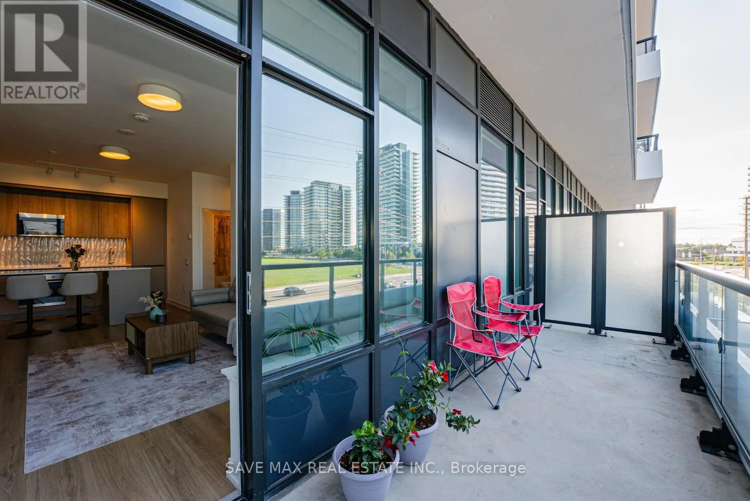402 - 2485 EGLINTON AVENUE W