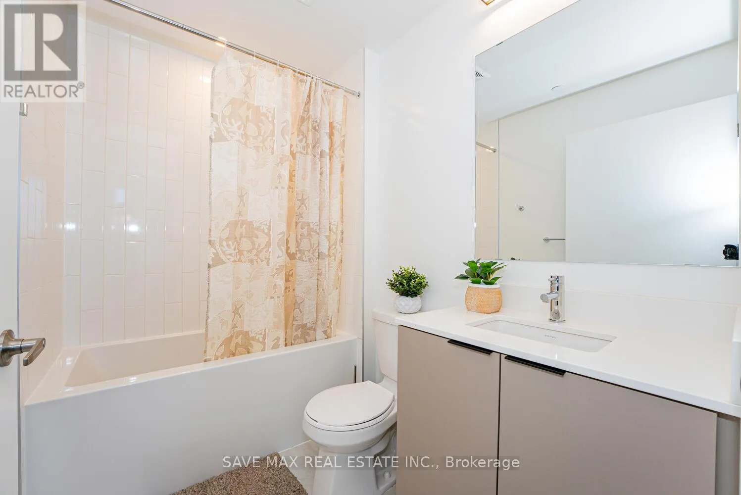402 - 2485 EGLINTON AVENUE W