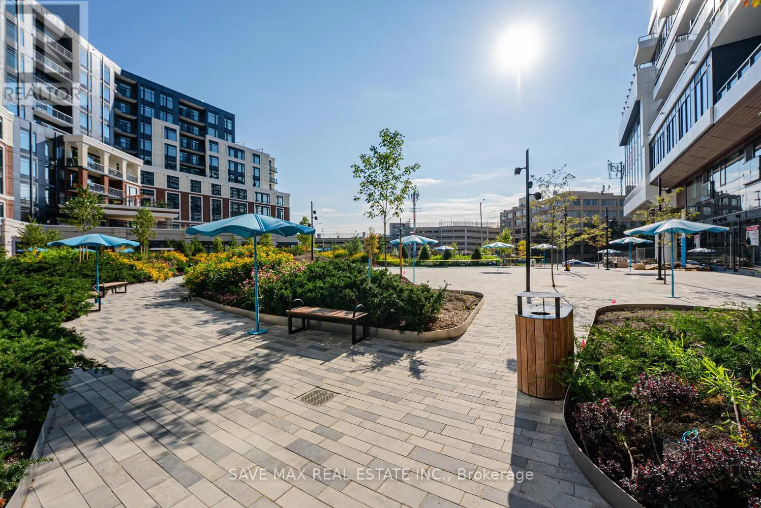 402 - 2485 EGLINTON AVENUE W