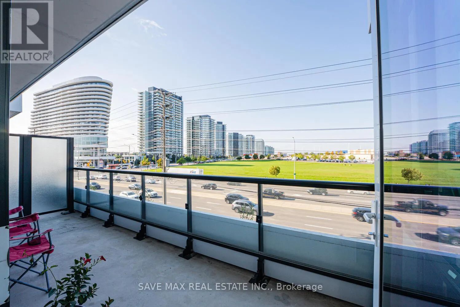 402 - 2485 EGLINTON AVENUE W