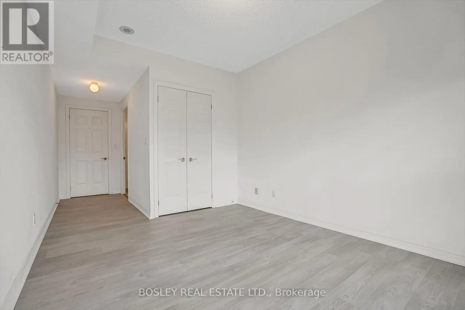 415 - 3085 BLOOR STREET W
