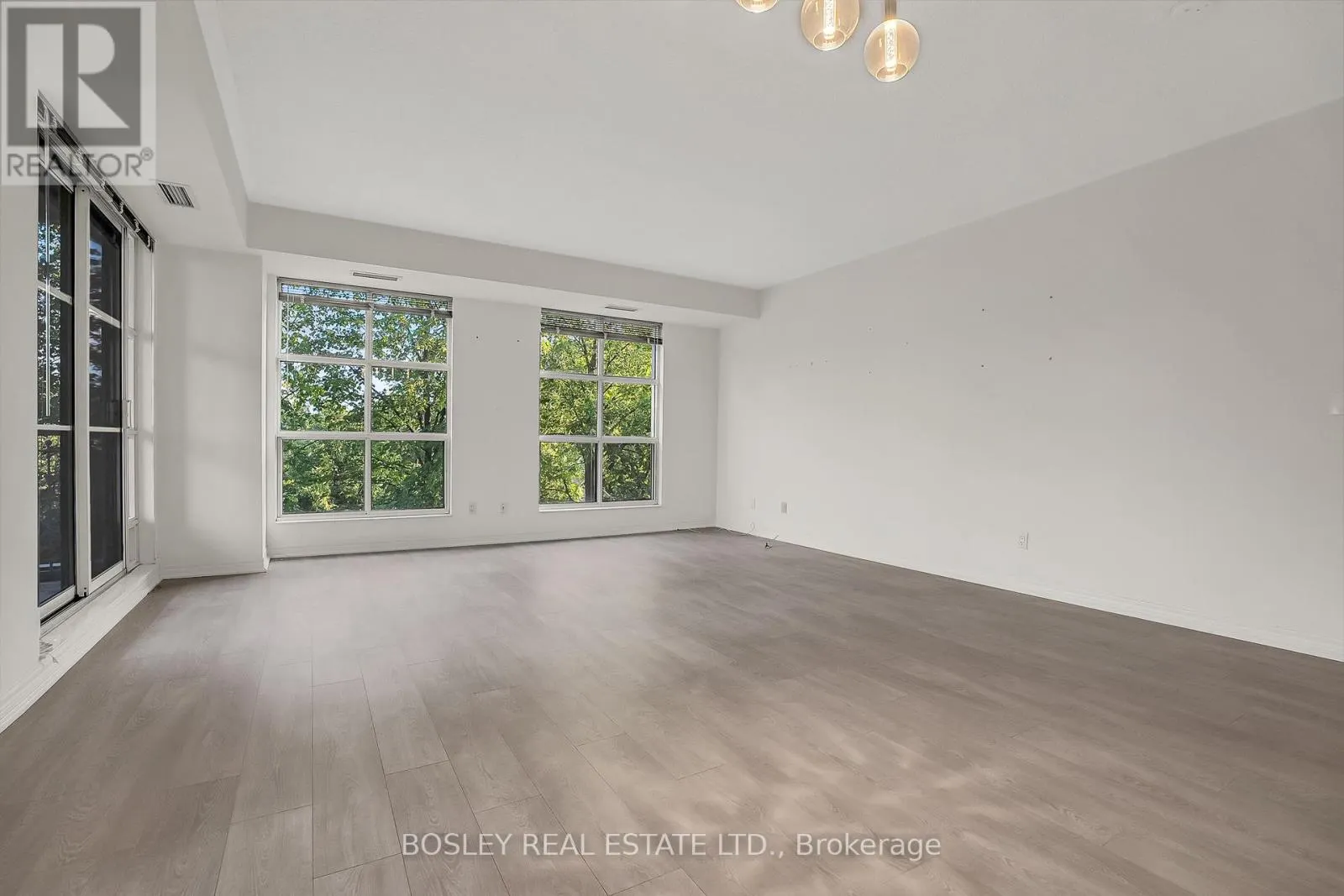 415 - 3085 BLOOR STREET W