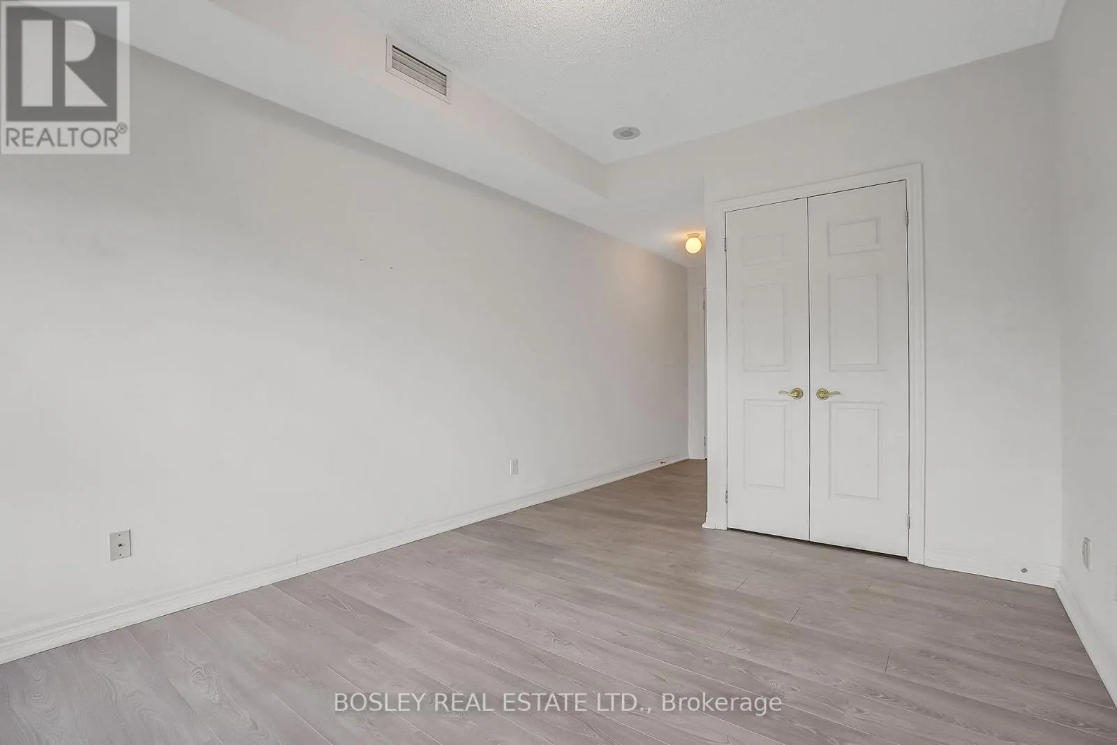 415 - 3085 BLOOR STREET W