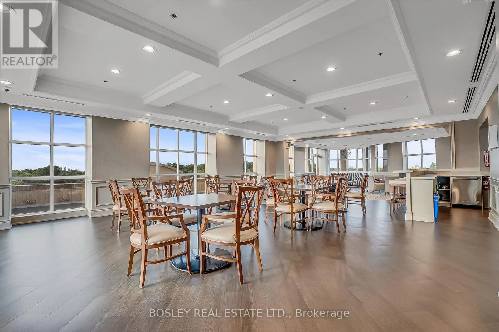 415 - 3085 BLOOR STREET W