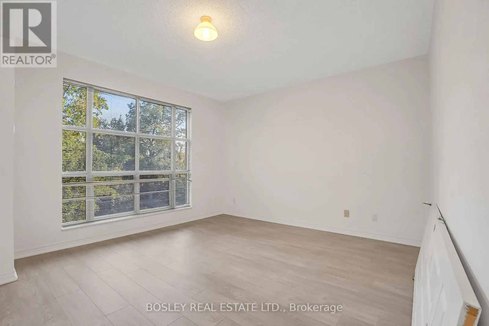 415 - 3085 BLOOR STREET W