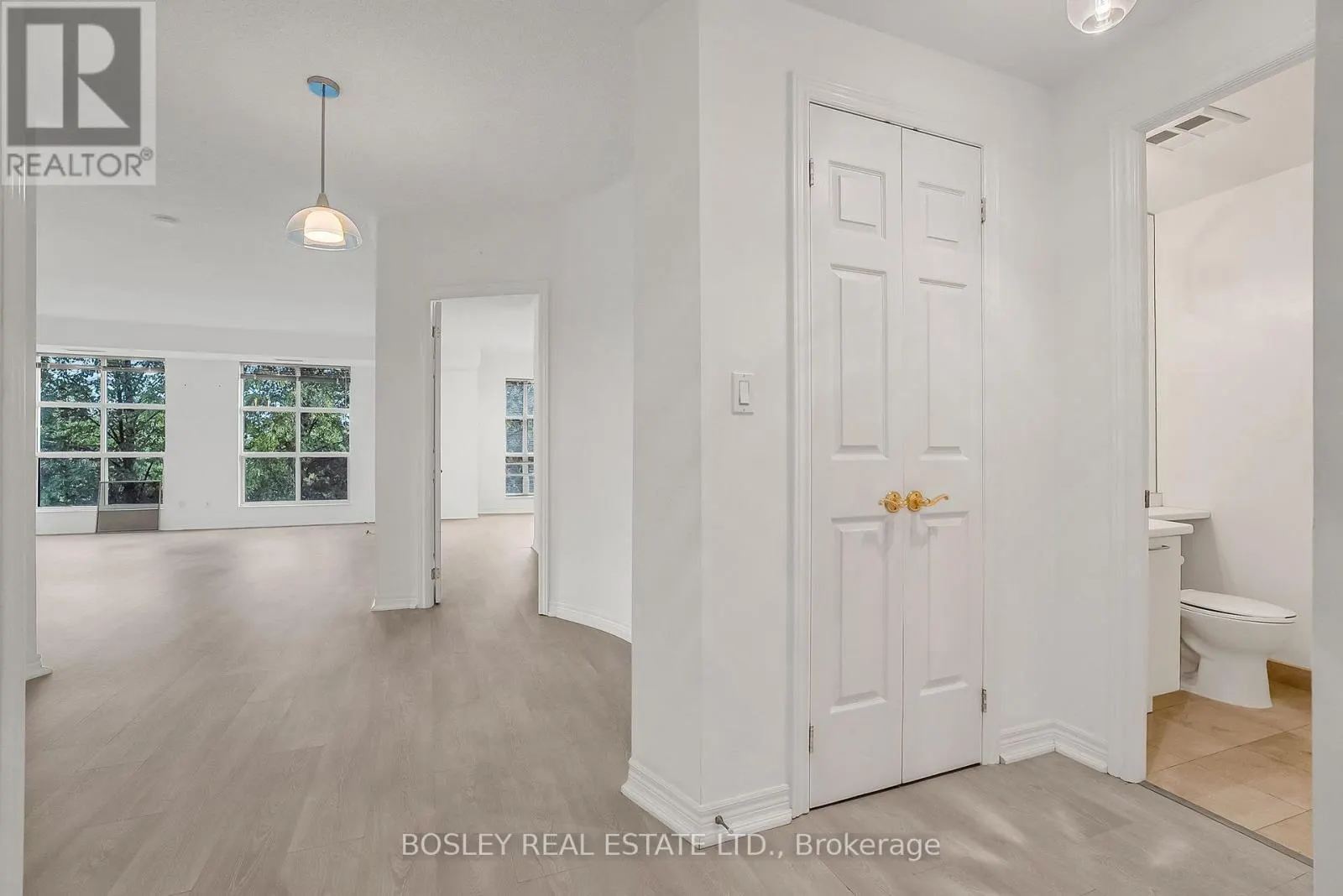 415 - 3085 BLOOR STREET W