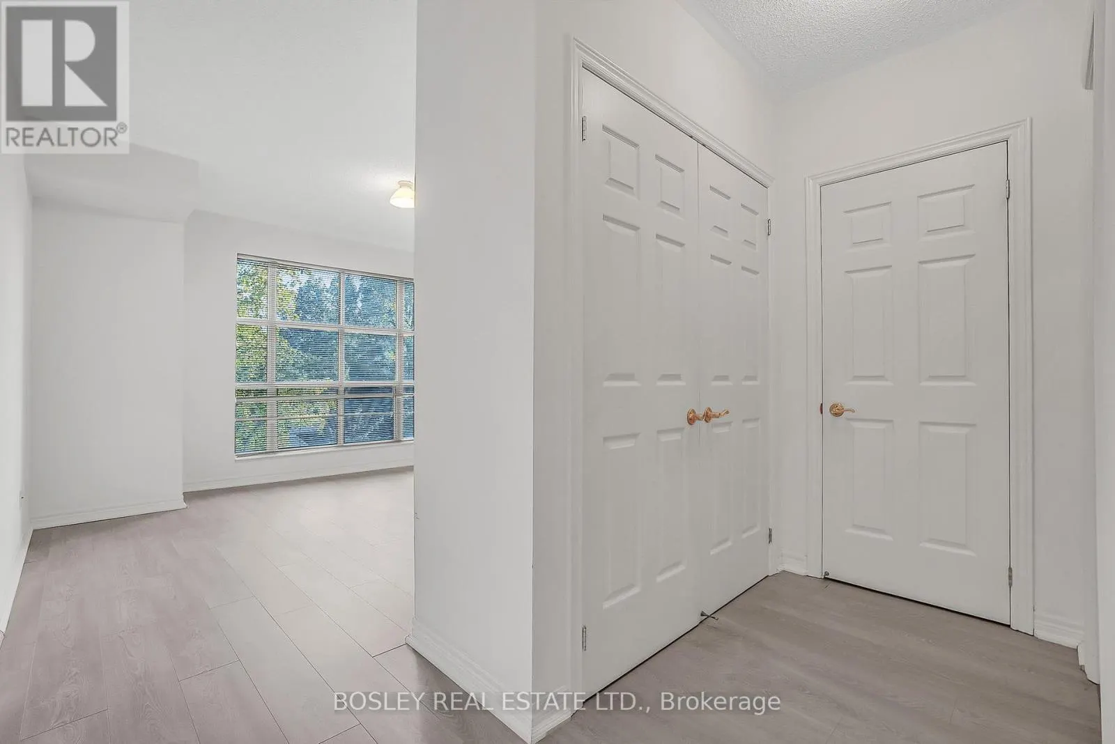 415 - 3085 BLOOR STREET W