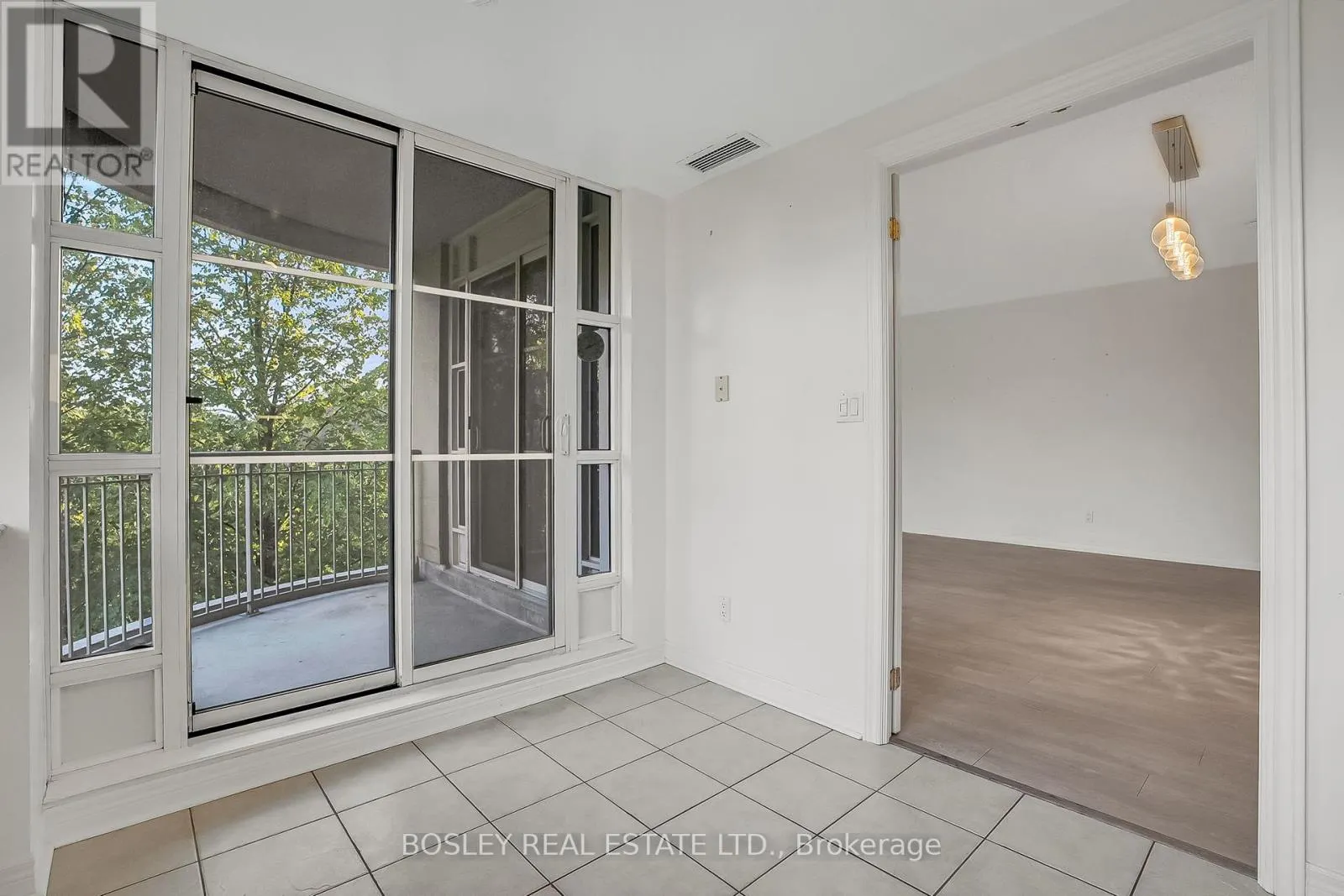 415 - 3085 BLOOR STREET W