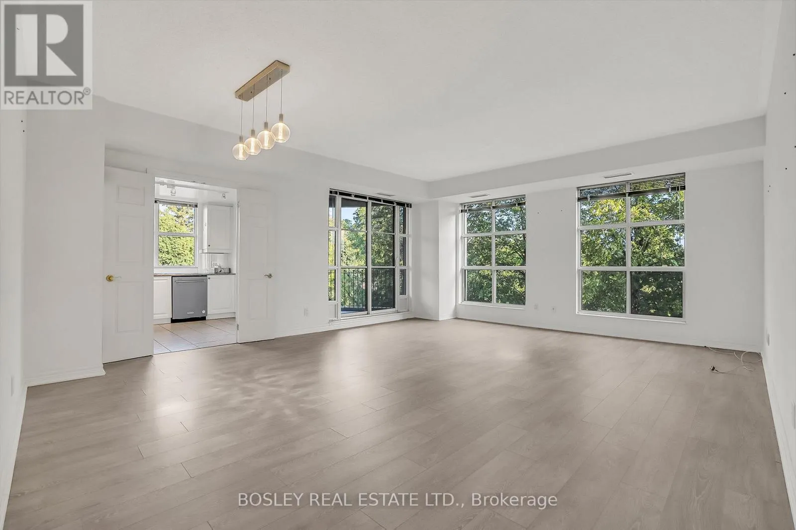 415 - 3085 BLOOR STREET W