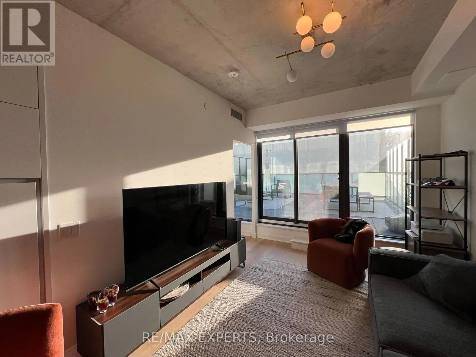 302 (FURNISHED) - 2625 DUNDAS STREET W