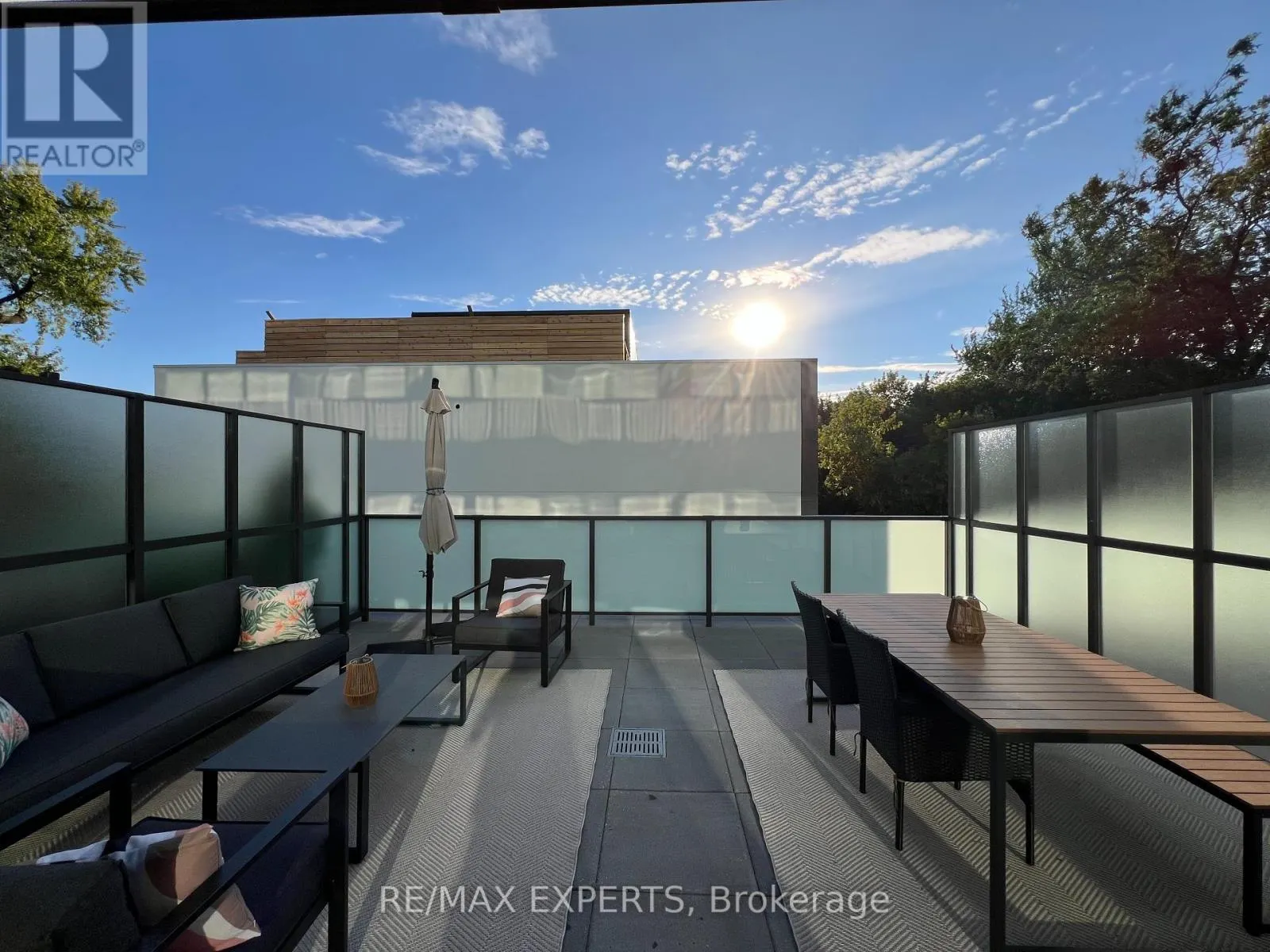 302 (FURNISHED) - 2625 DUNDAS STREET W