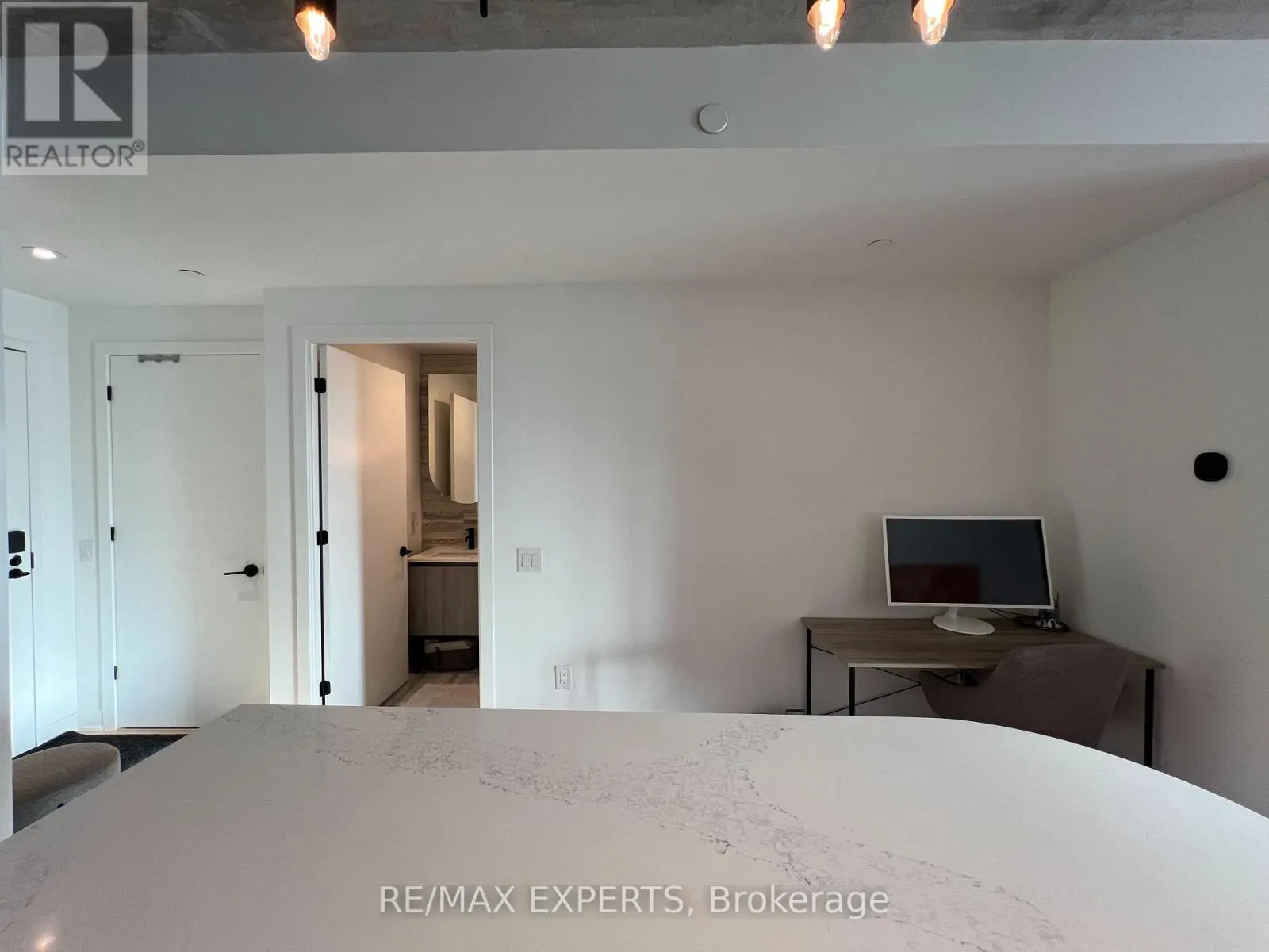 302 (FURNISHED) - 2625 DUNDAS STREET W
