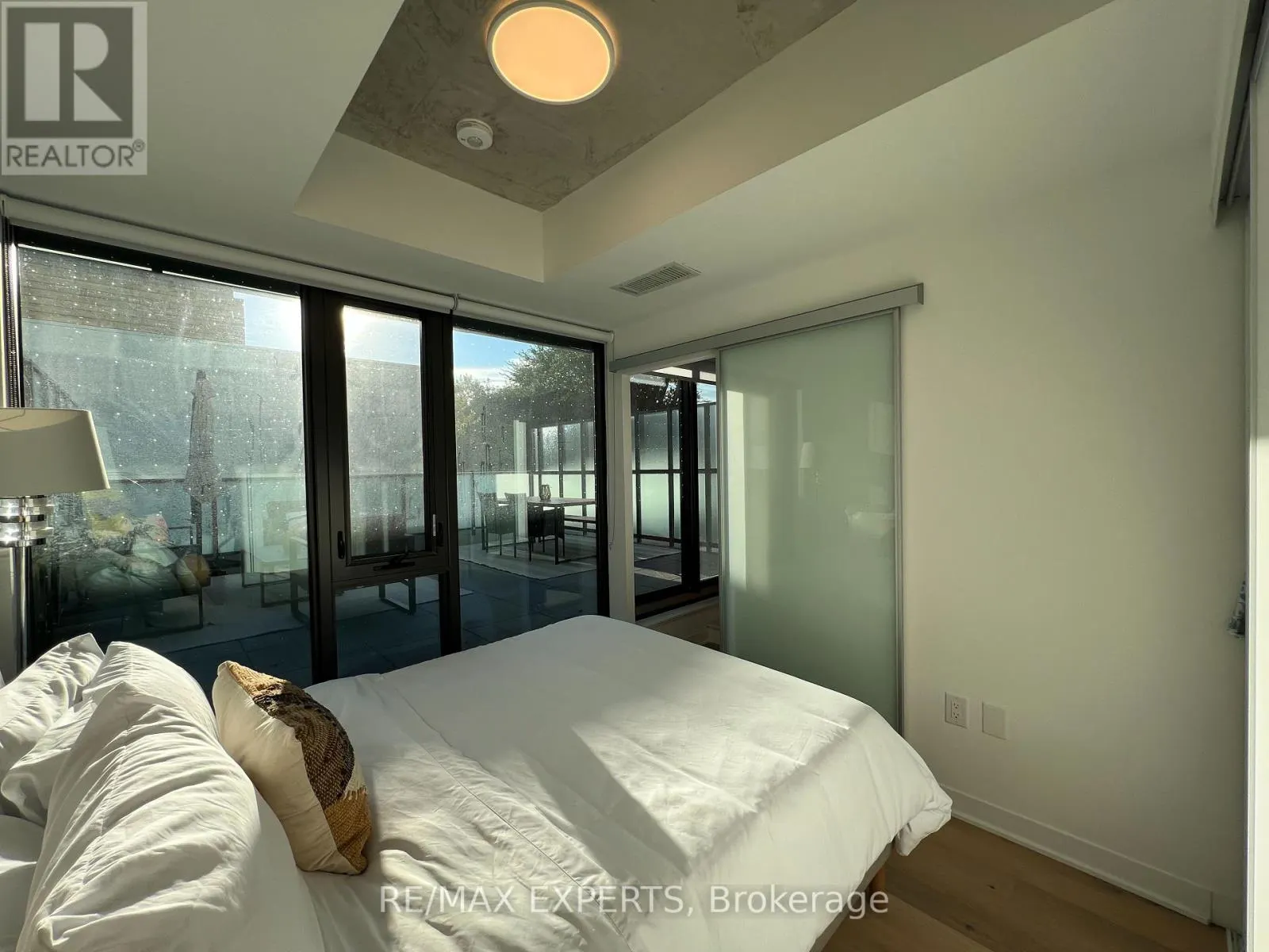 302 (FURNISHED) - 2625 DUNDAS STREET W