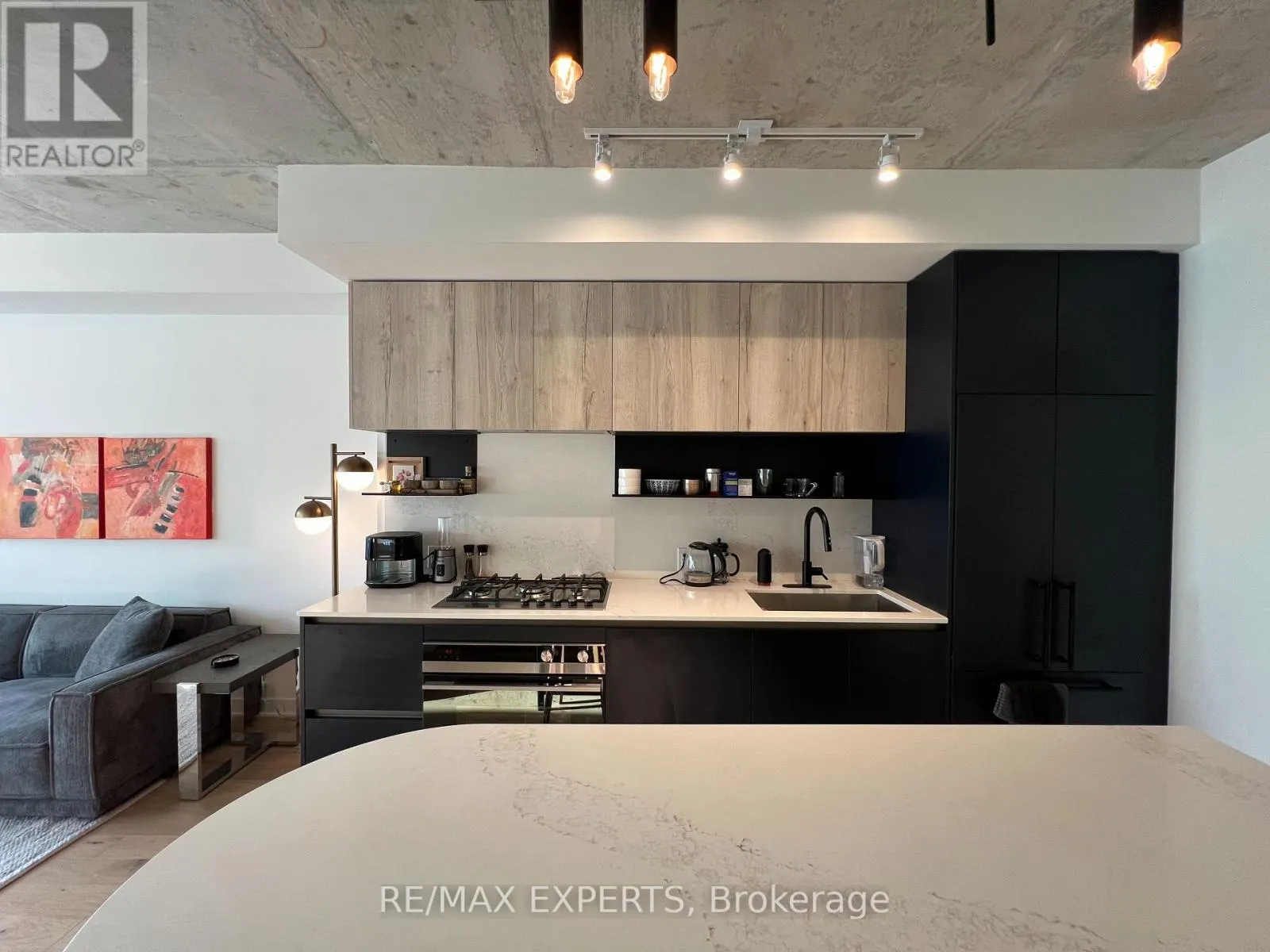 302 (FURNISHED) - 2625 DUNDAS STREET W