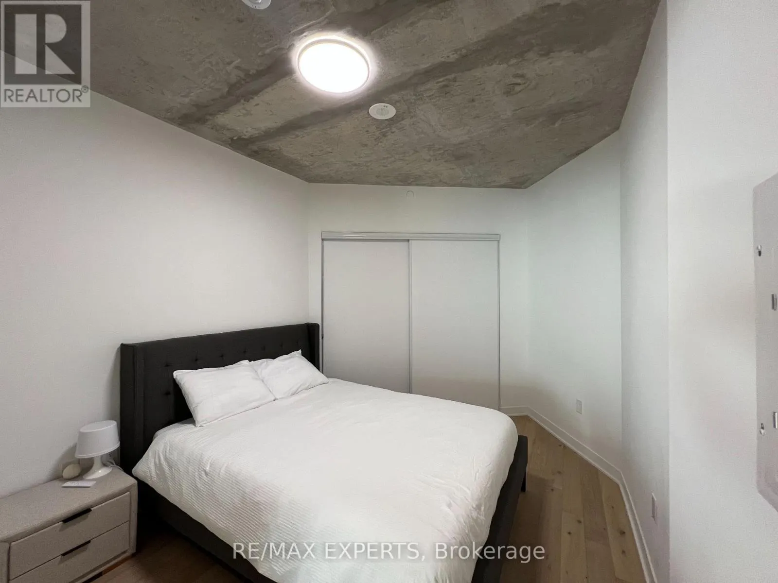302 (FURNISHED) - 2625 DUNDAS STREET W
