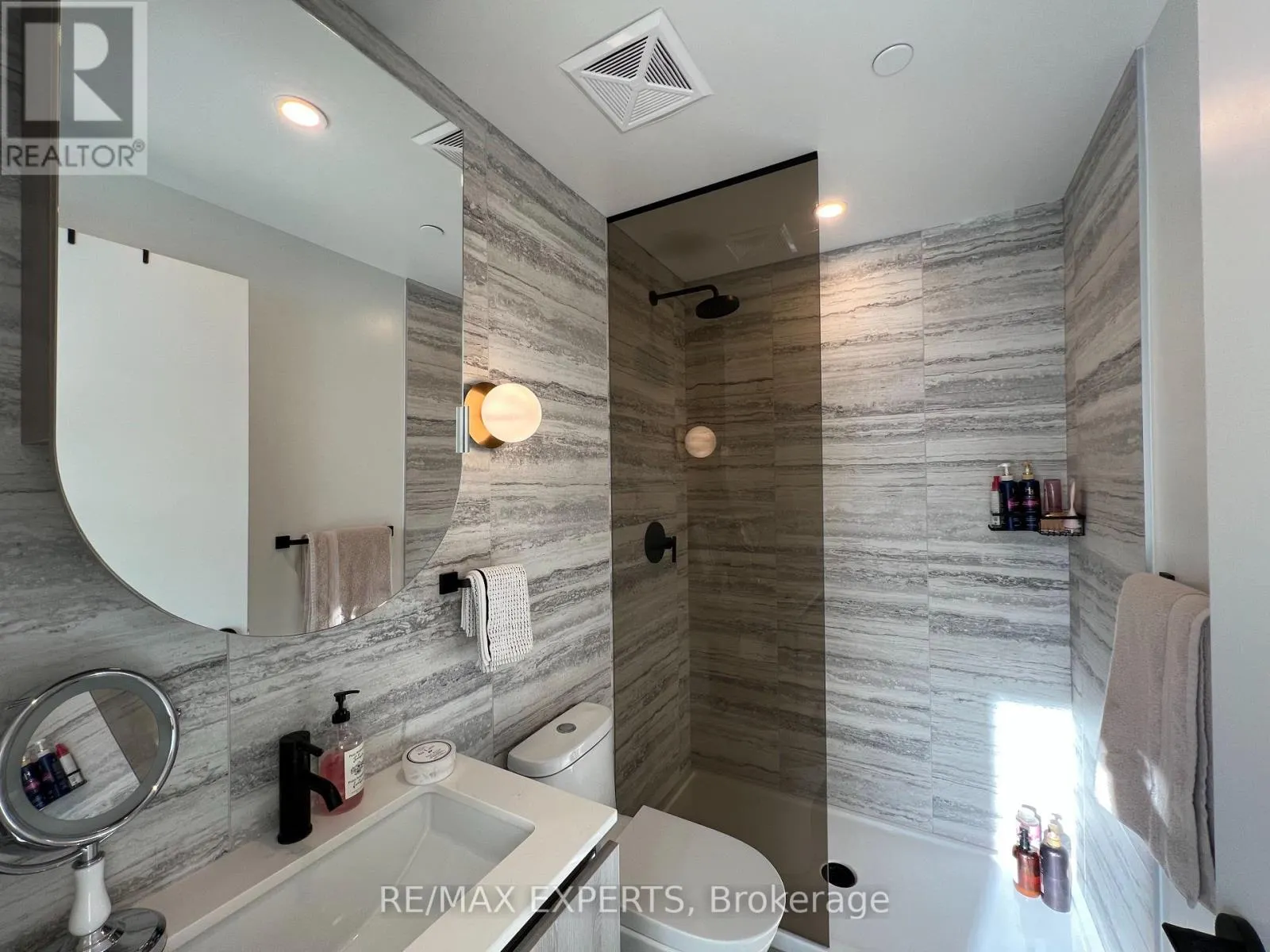 302 - 2625 DUNDAS STREET W