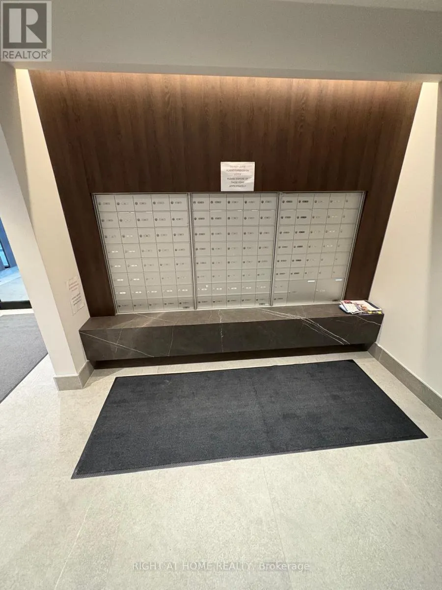 109 - 1440 CLARRIAGE COURT E