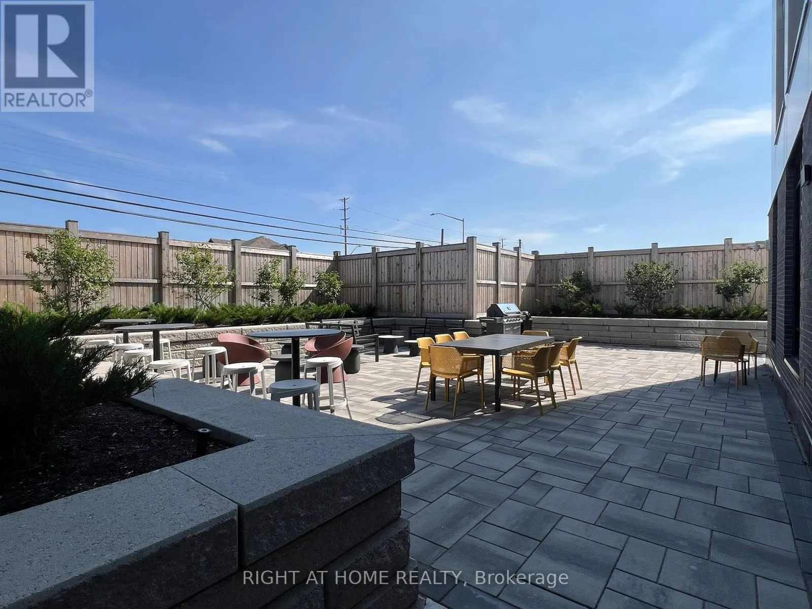 109 - 1440 CLARRIAGE COURT E