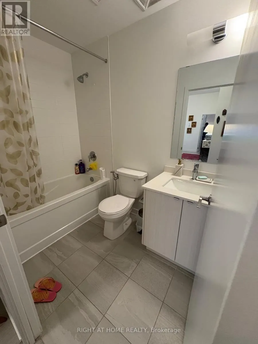 109 - 1440 CLARRIAGE COURT E