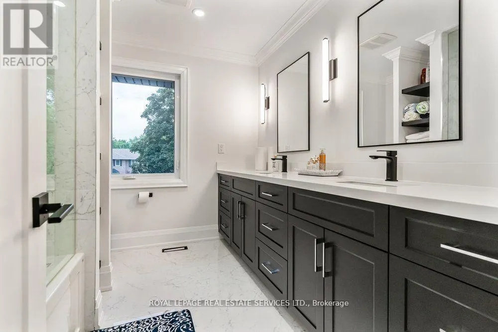 2498 ROBIN DRIVE