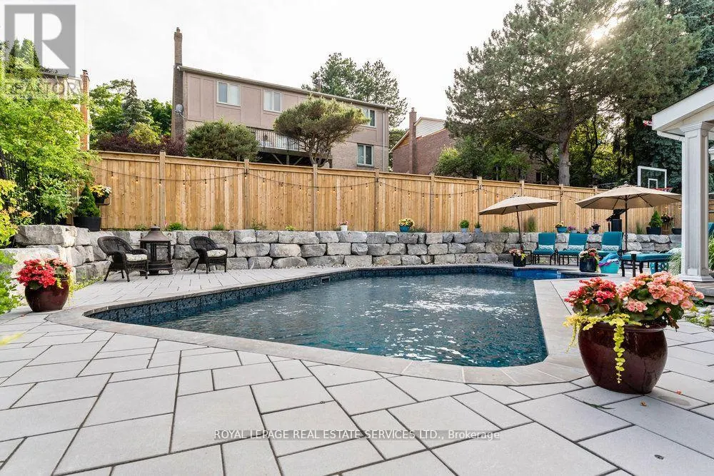 2498 ROBIN DRIVE