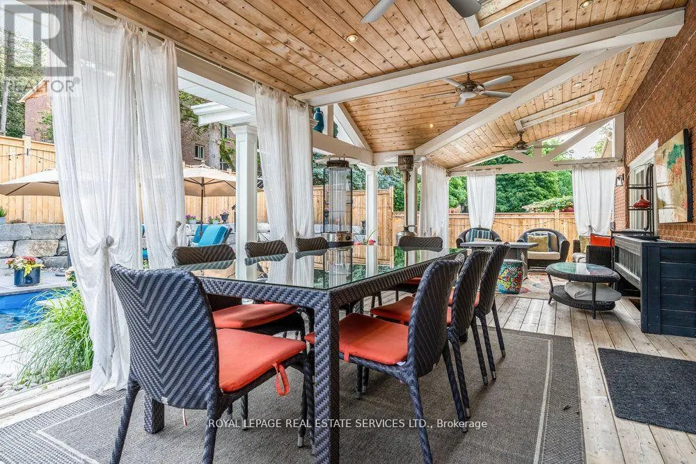 2498 ROBIN DRIVE