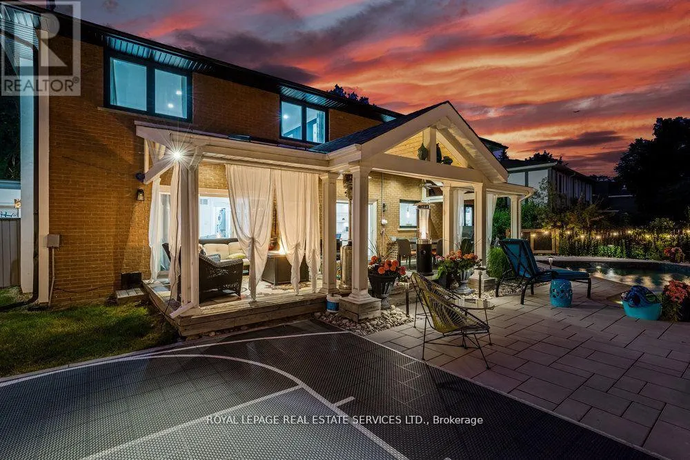 2498 ROBIN DRIVE