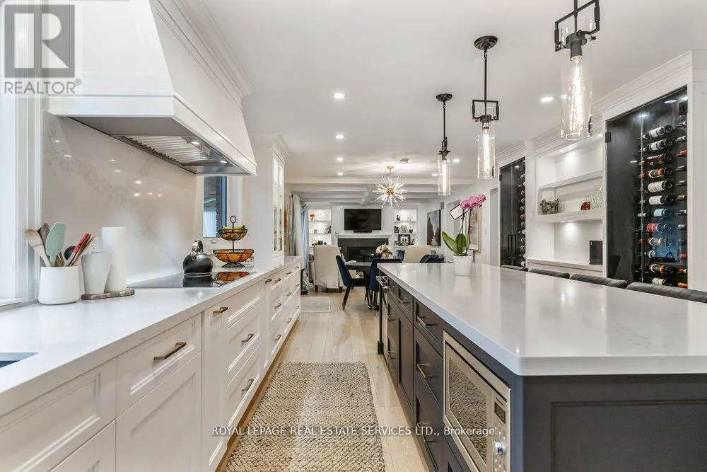 2498 ROBIN DRIVE