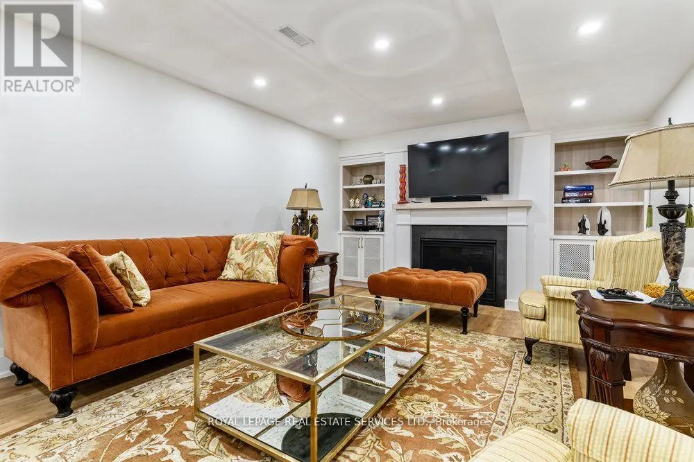 2498 ROBIN DRIVE