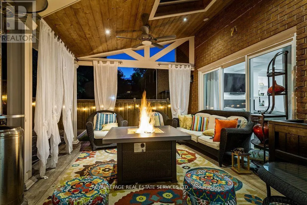 2498 ROBIN DRIVE