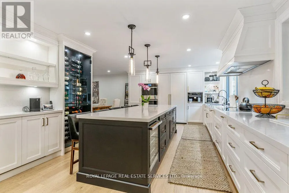 2498 ROBIN DRIVE