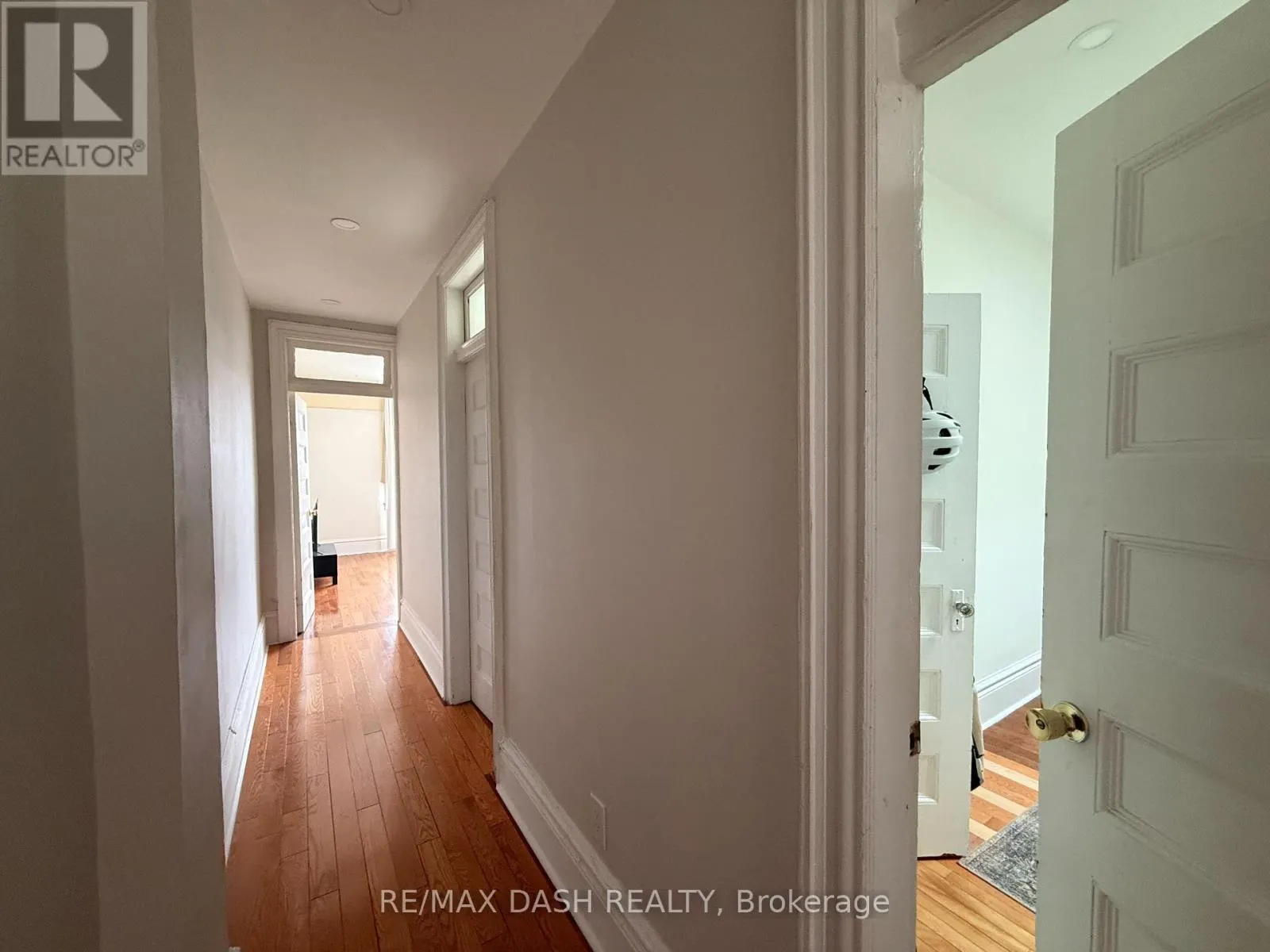 3RD FLOOR - 1436 QUEEN STREET W