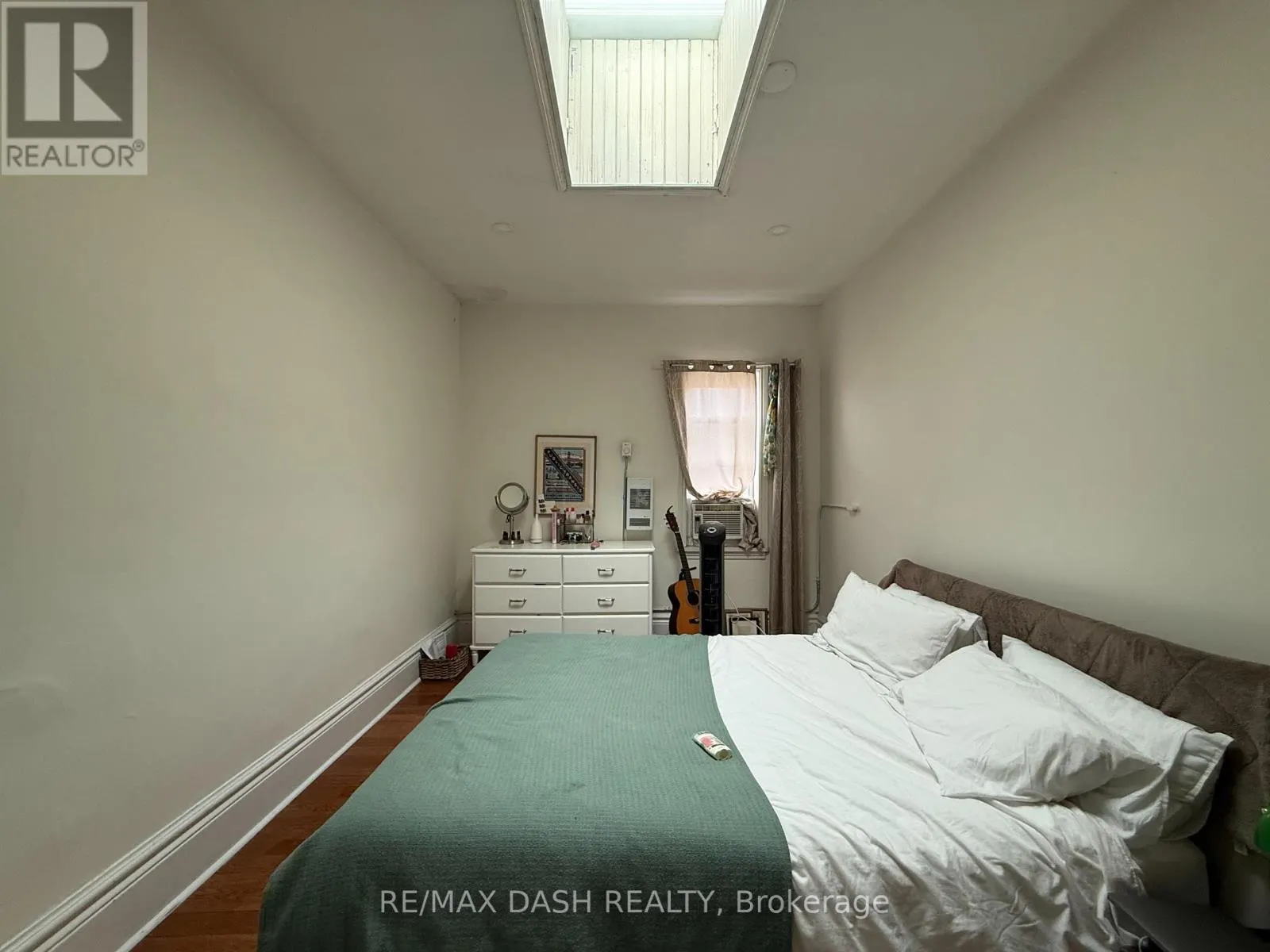 3RD FLOOR - 1436 QUEEN STREET W