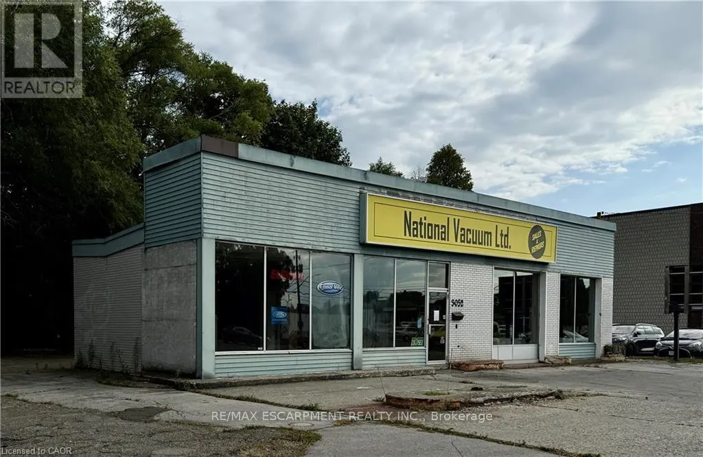 3052 NEW STREET