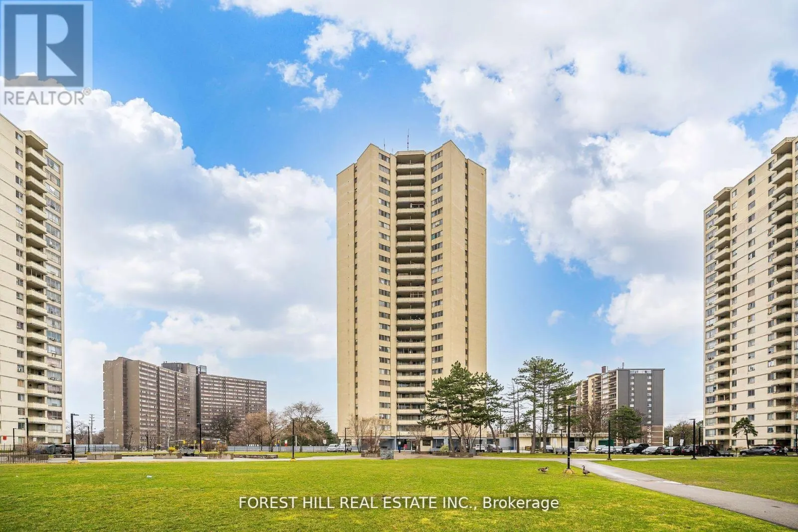 207 - 330 DIXON ROAD