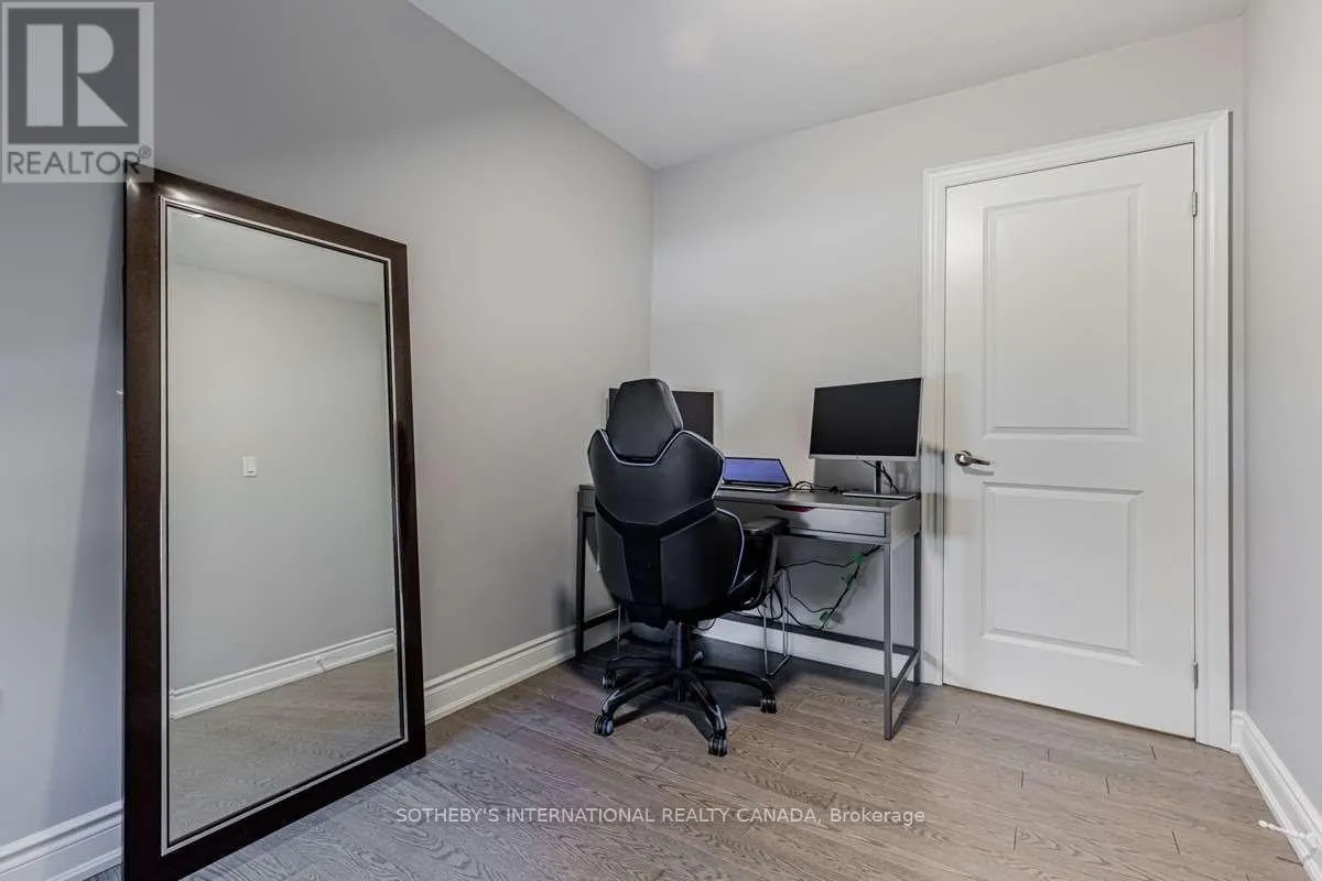 120 - 7 FOUNDRY AVENUE