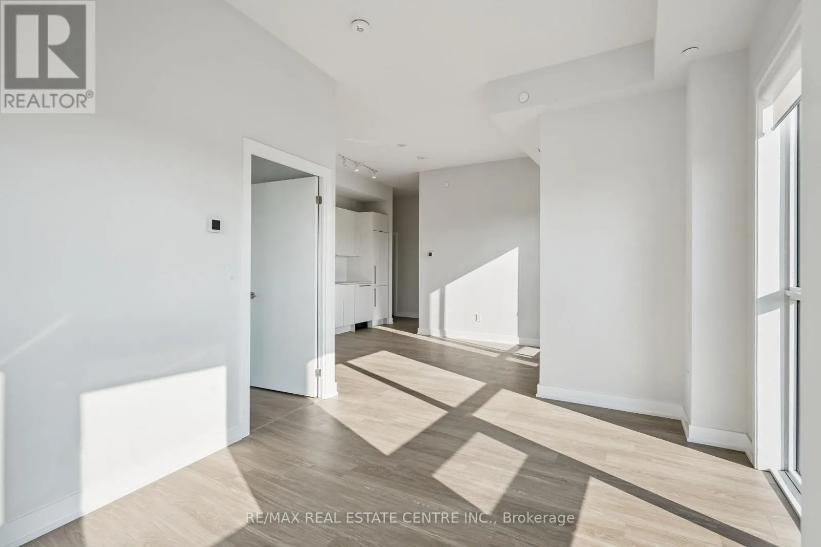 312 - 4130 PARKSIDE VILLAGE DRIVE
