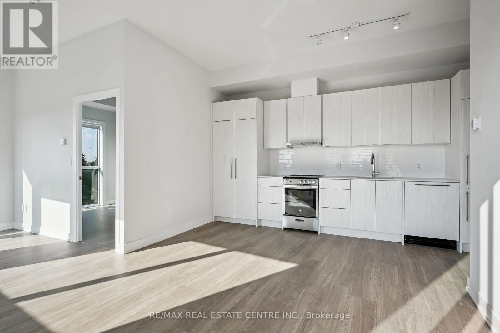 312 - 4130 PARKSIDE VILLAGE DRIVE