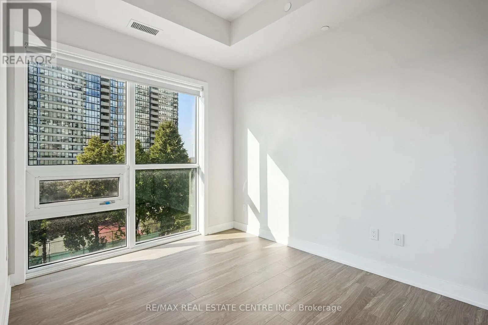 312 - 4130 PARKSIDE VILLAGE DRIVE