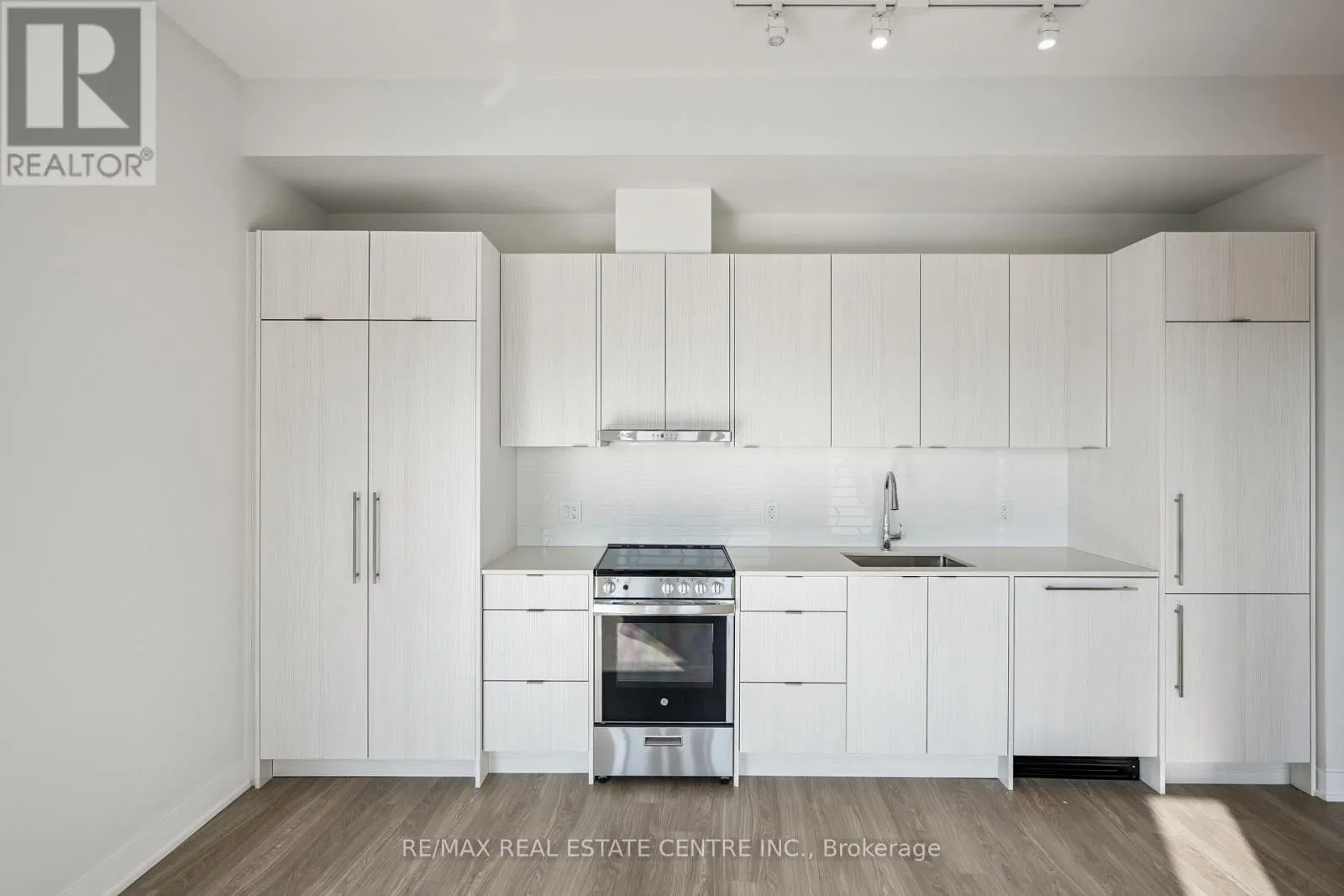 312 - 4130 PARKSIDE VILLAGE DRIVE