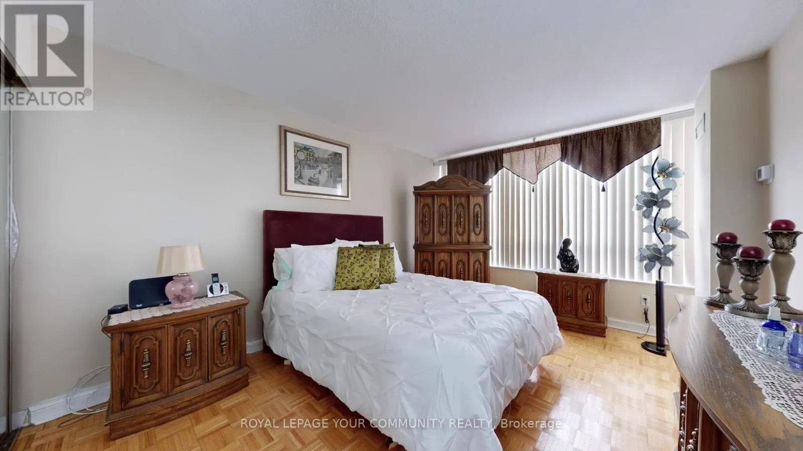 404 - 24 HANOVER ROAD