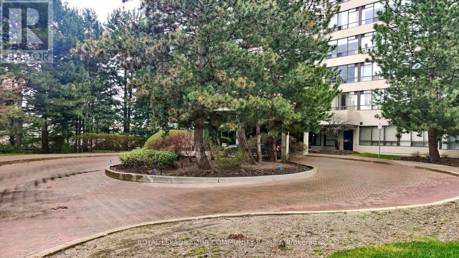 404 - 24 HANOVER ROAD