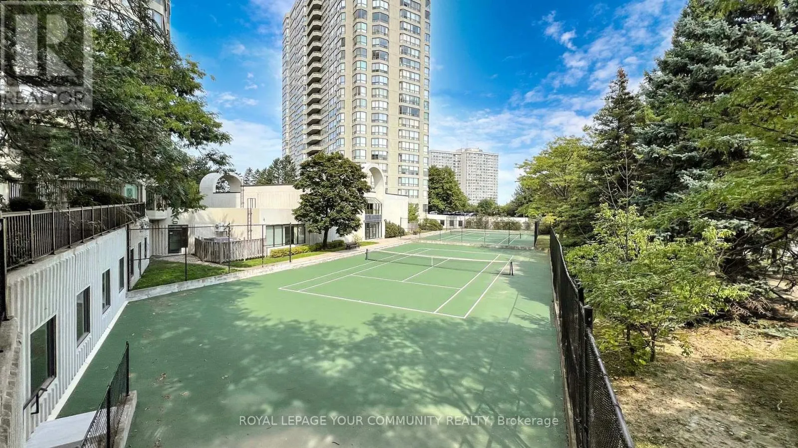 404 - 24 HANOVER ROAD